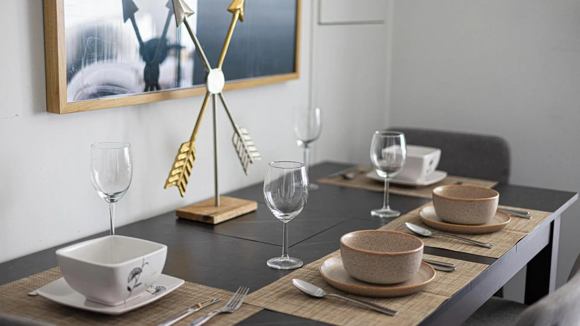 Luxury 2 Bedroom Apartment Toronto 0*,  Kanada