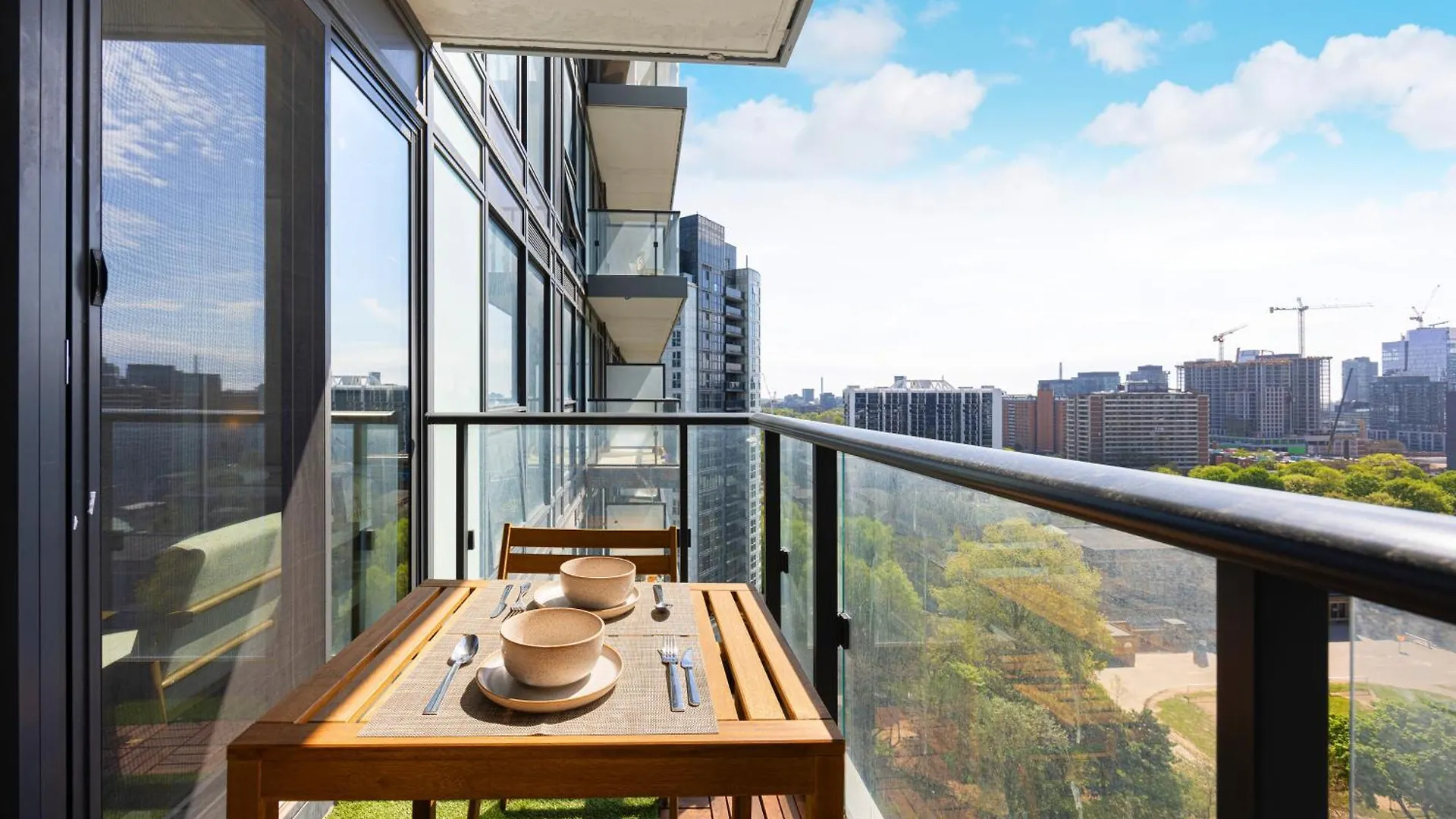 Luxury 2 Bedroom Apartment Toronto Kanada