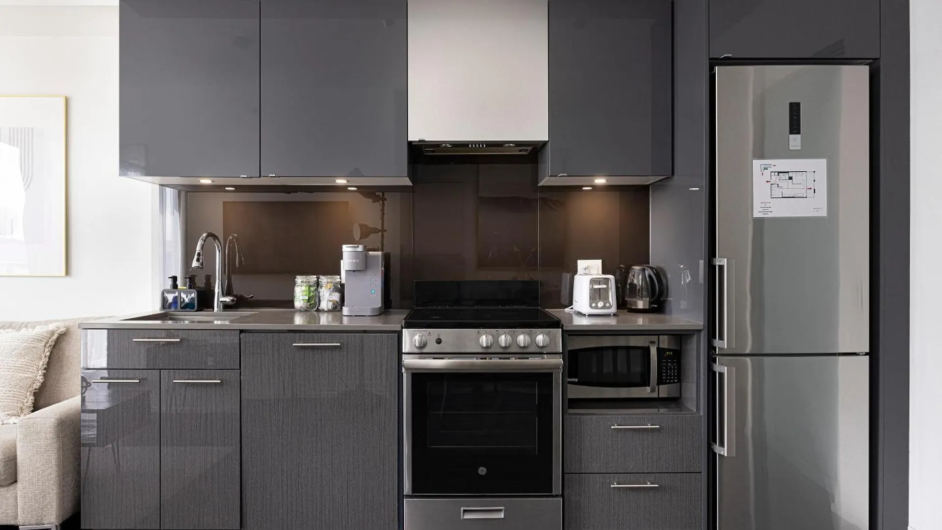 Luxury 2 Bedroom Apartment Toronto