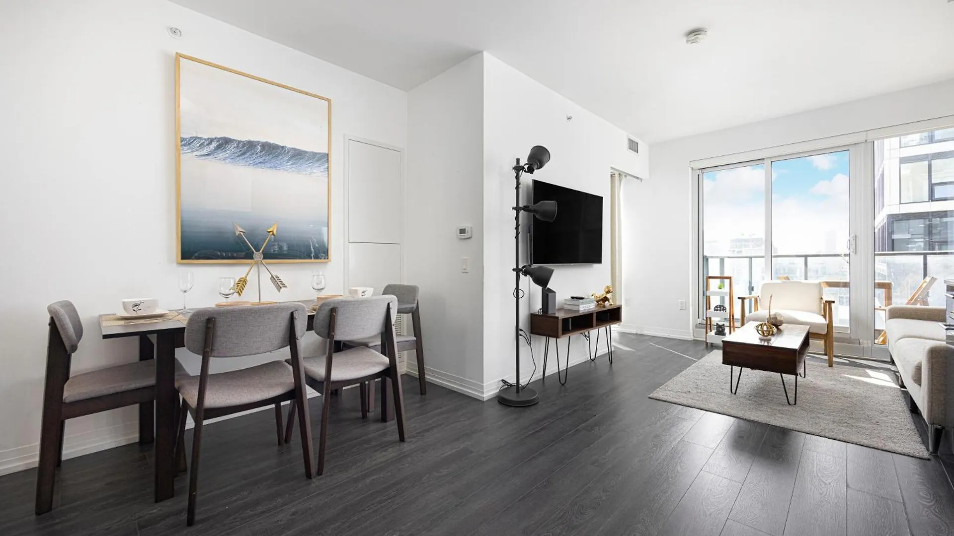 Luxury 2 Bedroom Apartment Toronto Canada